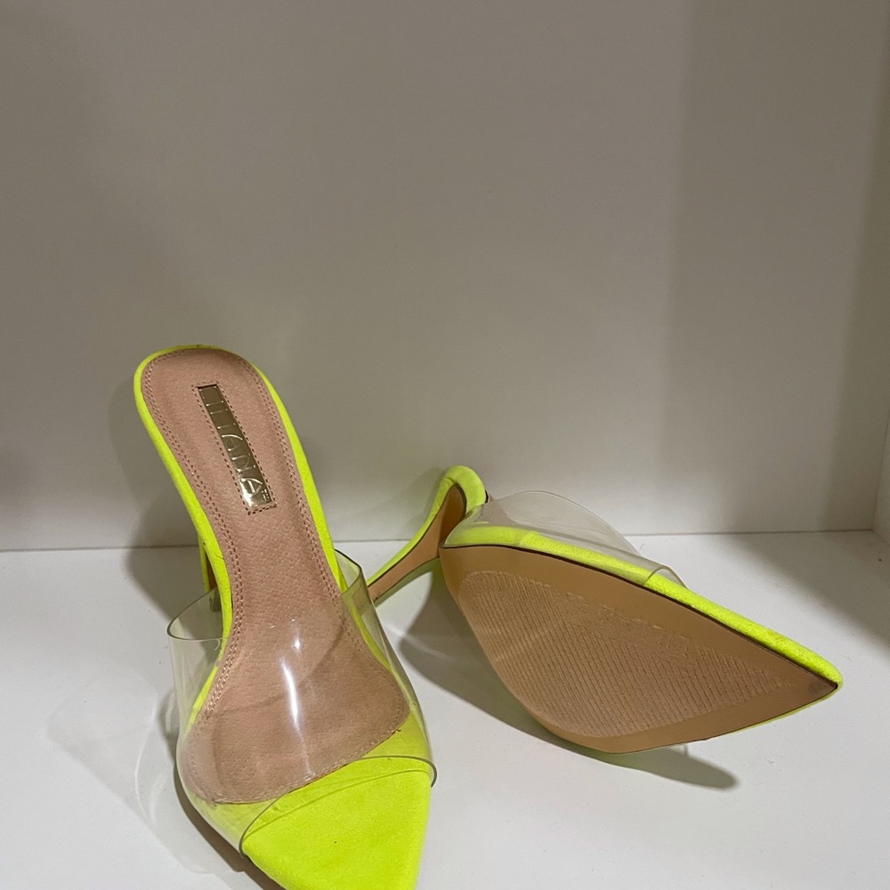 Heels - Picture 2 of 2